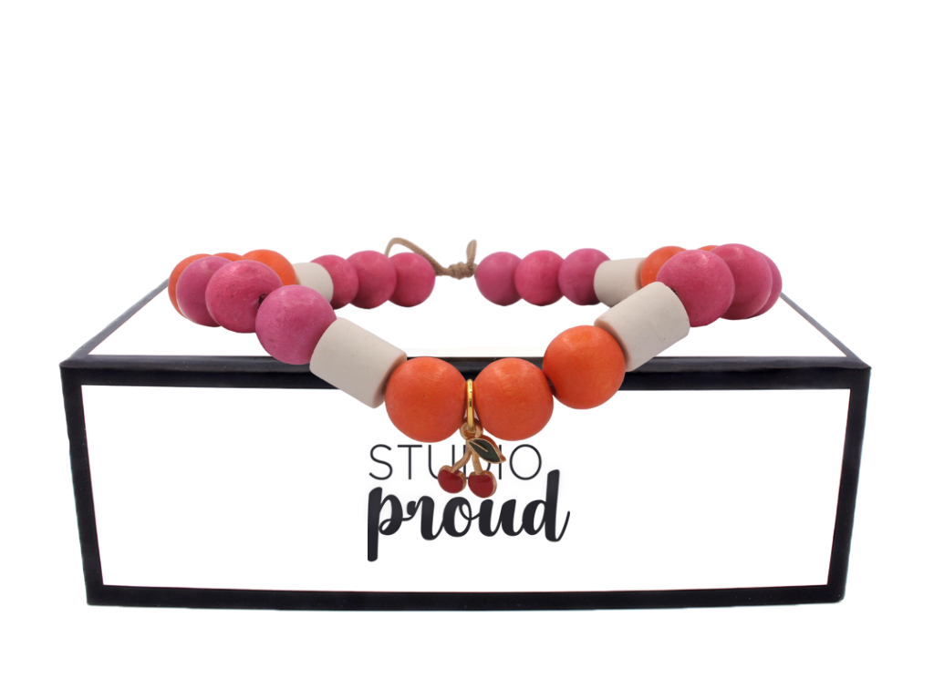 Anti-tekenband roze & oranje
Deze anti-tekenband ziet er niet alleen uit als een anti-tekenband voor een hond, maar het is ook een sieraad voor de hond. Kies je eigen bedel om jouw hond in een studio proudwafwafAnti-tekenband roze & oranje