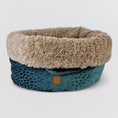 Afbeelding geladen in Galerij-viewer, POOCH POUCH Limited Edition hondenmand