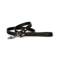 Afbeelding geladen in Galerij-viewer, Black No Fuss leather dog leash with weather-resistant metal clasp and embossed branding