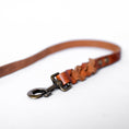 Afbeelding geladen in Galerij-viewer, Twisted Hondenriem Camel - Cooper & Quint