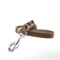 Afbeelding geladen in Galerij-viewer, Brown braided leather dog leash with metal clasp, Cooper & Quint Hondenriem Twisted Stone design