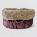 Afbeelding geladen in Galerij-viewer, POOCH POUCH Limited Edition hondenmand