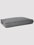 Afbeelding geladen in Galerij-viewer, Orthopedic dog cushion Hygge in anthracite, featuring durable memory foam and Scandinavian design.
