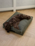 Afbeelding geladen in Galerij-viewer, Orthopedische Hondenkussen Hygge Forrest