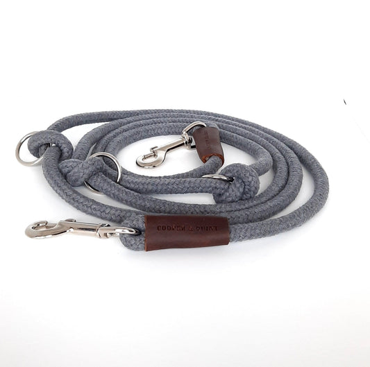 Adjustable grey Just Cotton hondenriem made of durable 8mm cotton rope with lightweight silver hooks for small dogs.