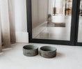 Afbeelding geladen in Galerij-viewer, Hondenvoerbak Blue Bali
 Op zoek naar een stijlvolle hondenvoerbak die past bij je interieur of tuin? De Blue Bali hondenvoerbak exclusief ontworpen met het mooie gestempelde logo van DOGDogawafwafHondenvoerbak Blue Bali