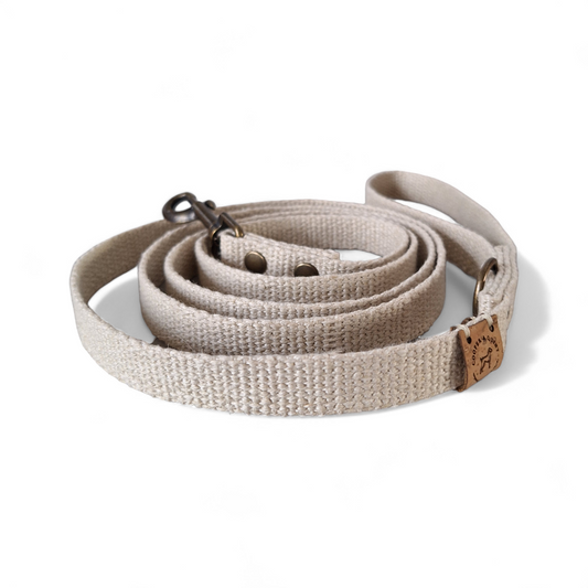 Simply Hemp Hondenriem durable eco-friendly Belgian hemp dog leash in shell white with brass hardware