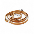 Afbeelding geladen in Galerij-viewer, Adjustable camel-colored leather dog leash Hondenriem Switch Verstelbaar with metal clips and multiple rings for length adjustment