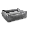 Afbeelding geladen in Galerij-viewer, Klassiek hondenbed - TEDDY 
Hondenbed TEDDY is een knuffelig en supercomfortabel bed, perfect voor honden die van knuffelen houden. Het is bedekt met trendy bouclé-stof, wat zorgt voor charmeLABONIwafwafKlassiek hondenbed - TEDDY
