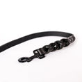 Afbeelding geladen in Galerij-viewer, Twisted Hondenriem Zwart - Cooper & Quint
