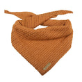 Afbeelding geladen in Galerij-viewer, Honden bandana Cably Cognac
De luxe honden bandana Cably Cognac van DOGA is een stijlvol en trendy accessoire om je hond een extra persoonlijkheid en uitstraling te geven. Honden bandana's zijDogawafwafHonden bandana Cably Cognac
