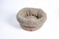 Afbeelding geladen in Galerij-viewer, POOCH POUCH Limited edition rosedust ronde Hondenmand
