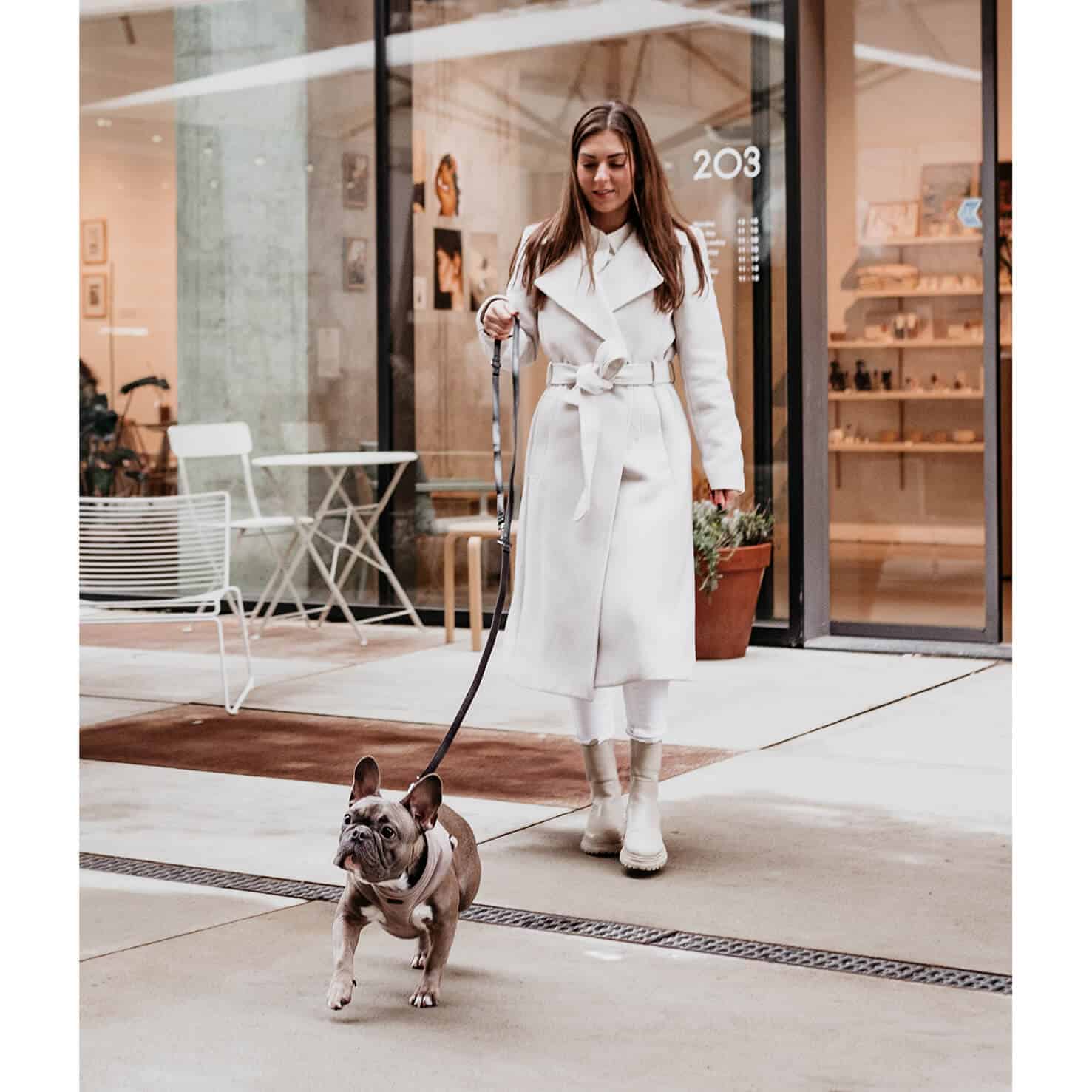 Soft hondentuigje Gun Grey
Het Soft Hondentuigje Gun Grey is een comfortabel harnas voor honden, gemaakt van zachte velvet stof en met gouden details. Het heeft een verstelbare buikriem voor DogawafwafSoft hondentuigje Gun Grey