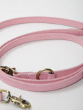 Afbeelding geladen in Galerij-viewer, Thomas Dog Leash Candyfloss
