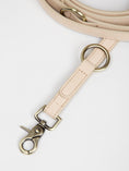 Afbeelding geladen in Galerij-viewer, Thomas Dog Leash Vanilla
